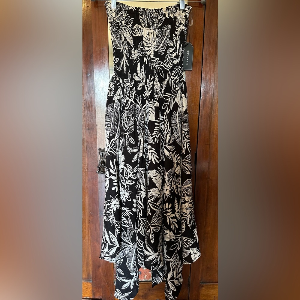 Chic Black and White Floral Midi Strapless Summer Dress